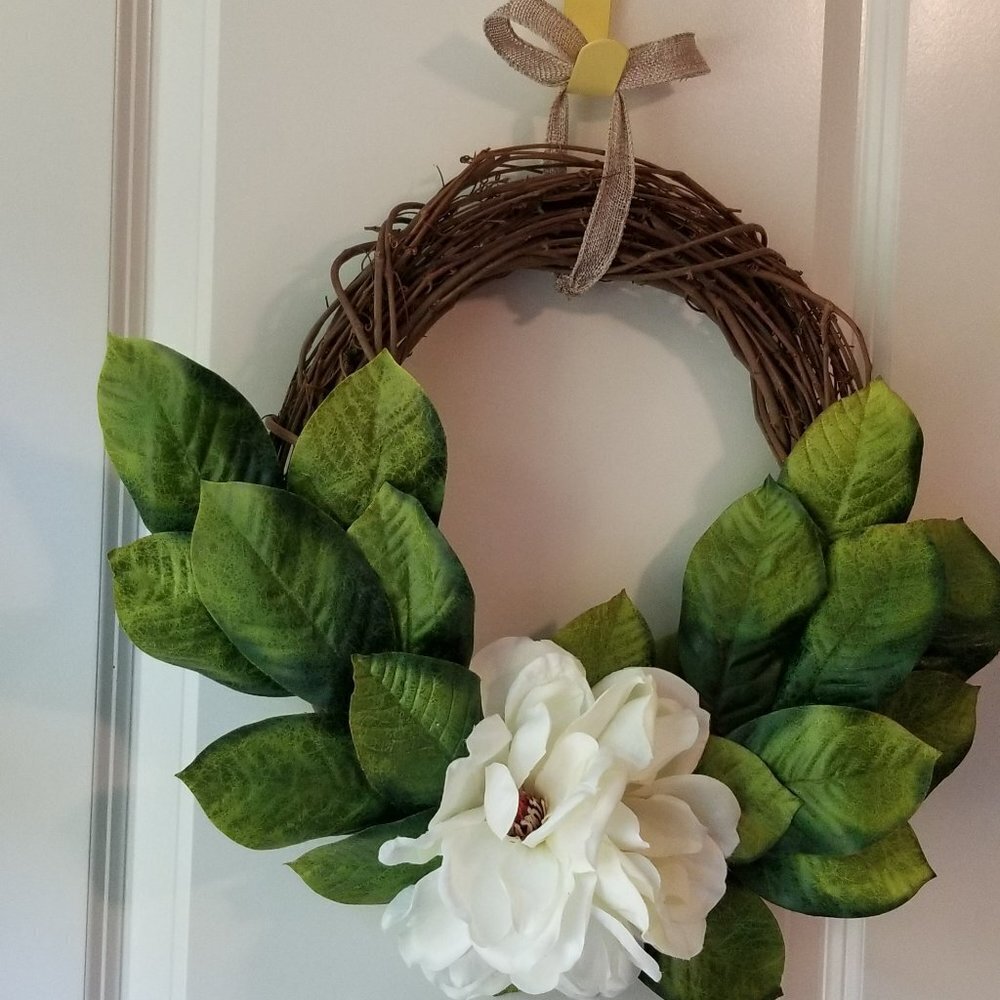 Magnolia Grapevine Wreath Handmade New - Picture 2 of 4